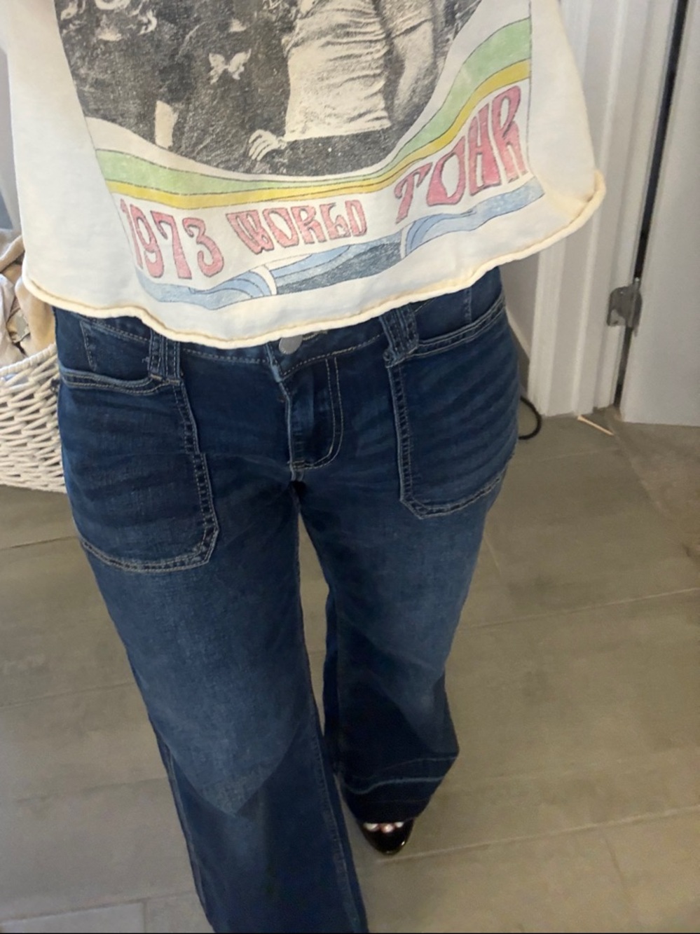 High-Rise Dark Blue Wide-Leg Women's Jeans - Picture 5 of 9